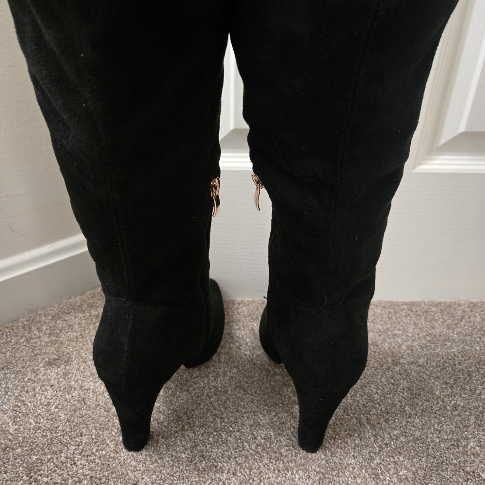 Elegant Black Women's Boots